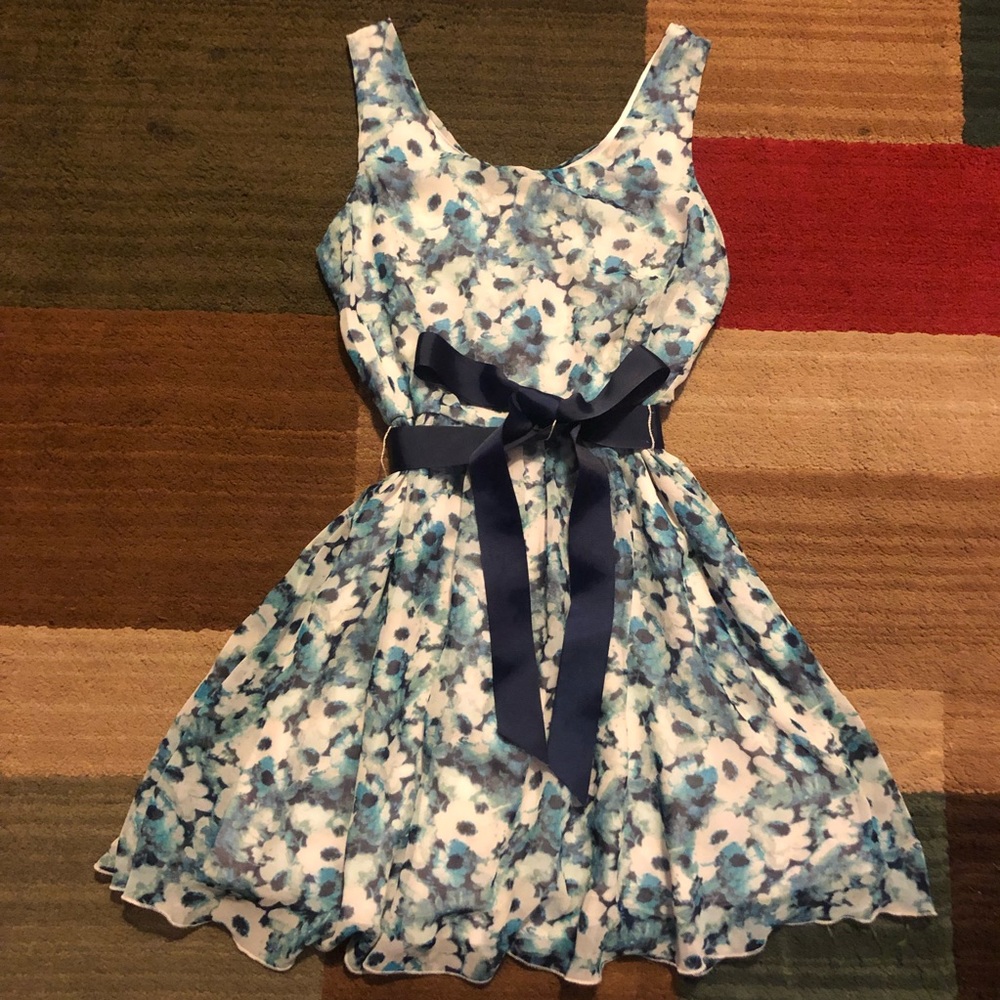 Charlotte Russe flower mini spring dress sz M GUC